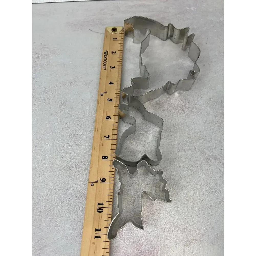 Lot of‎ 13 variety Cookie Cutters